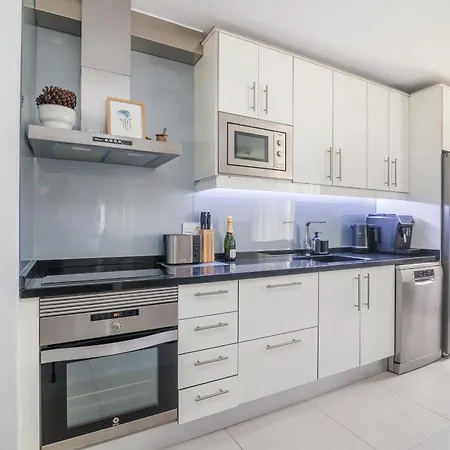 Apartamento Sun - 3 Bedrooms, Priv Parking, Pool, Ac, Tv Channels, Fibre Net *