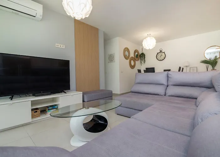 Sun - 3 Bedrooms, Priv Parking, Pool, Ac, Tv Channels, Fibre Net * Los Cristianos (Tenerife)