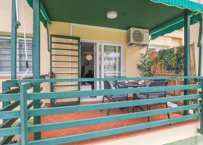 Sun - 3 Bedrooms, Priv Parking, Pool, Ac, Tv Channels, Fibre Net