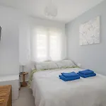 Sun - 3 Bedrooms, Priv Parking, Pool, Ac, Tv Channels, Fibre Net *