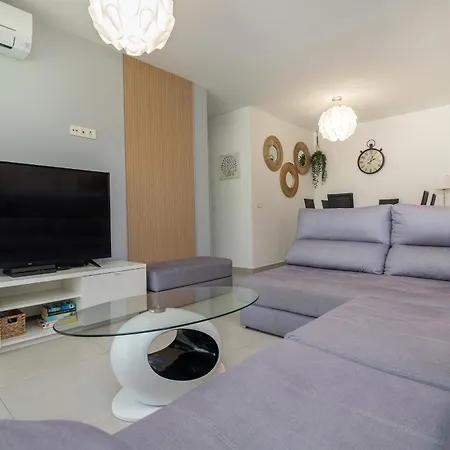Sun - 3 Bedrooms, Priv Parking, Pool, Ac, Tv Channels, Fibre Net * Los Cristianos (Tenerife)