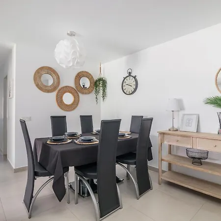 Sun - 3 Bedrooms, Priv Parking, Pool, Ac, Tv Channels, Fibre Net