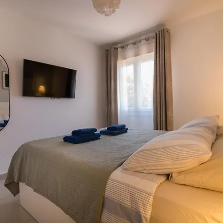 Daire Sun - 3 Bedrooms, Priv Parking, Pool, Ac, Tv Channels, Fibre Net Los Cristianos (Tenerife)