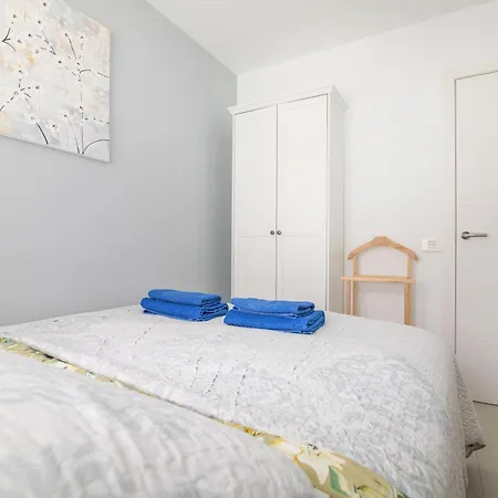 Daire Sun - 3 Bedrooms, Priv Parking, Pool, Ac, Tv Channels, Fibre Net *