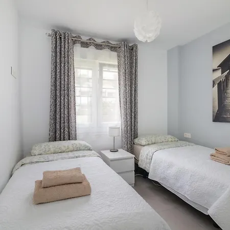 Sun - 3 Bedrooms, Priv Parking, Pool, Ac, Tv Channels, Fibre Net Daire Los Cristianos (Tenerife)