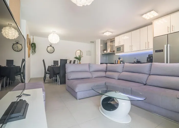 Sun - 3 Bedrooms, Priv Parking, Pool, Ac, Tv Channels, Fibre Net Apartament Los Cristianos (Tenerife)